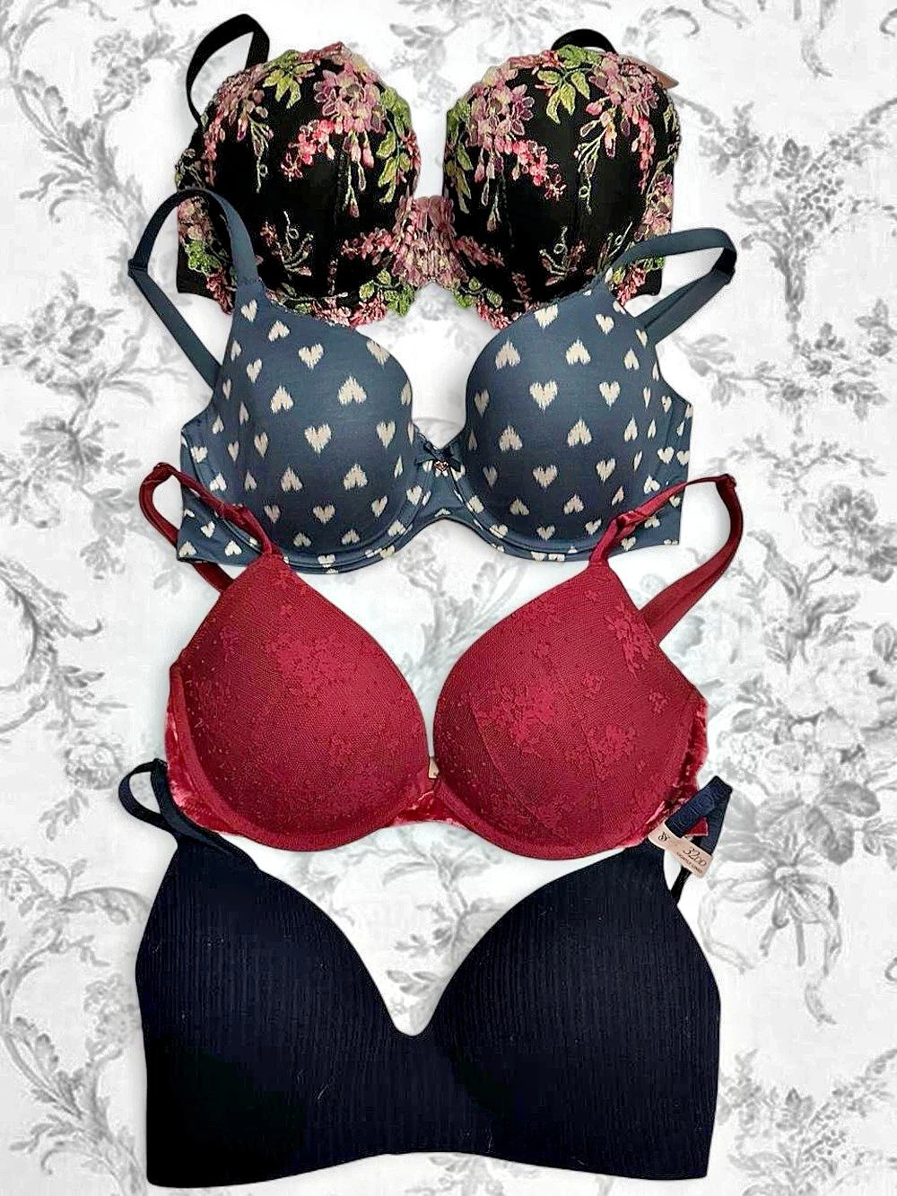 Victoria's Secret Dream Angels Bra Set Black, Red, Light Blue, Navy Blue size: 3